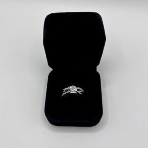 0.30 CT Natural Diamond Flower Ring